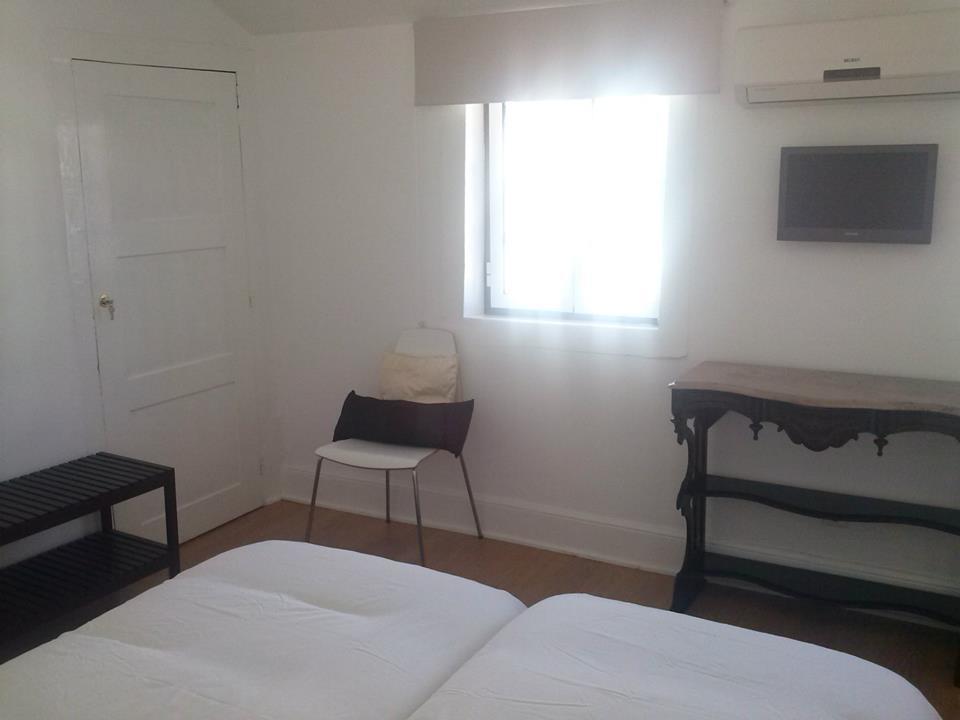 Quarto Duplo com Casa de Banho Privativa