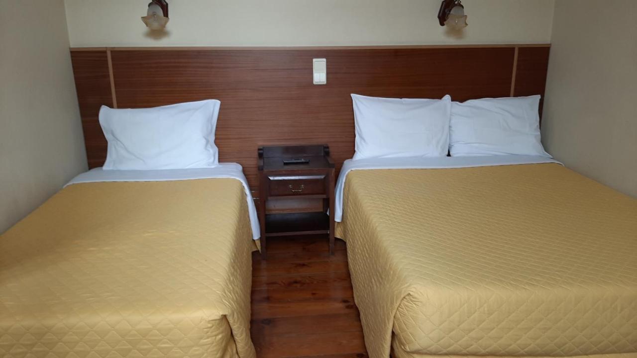 Quarto Twin com Casa de Banho Privativa