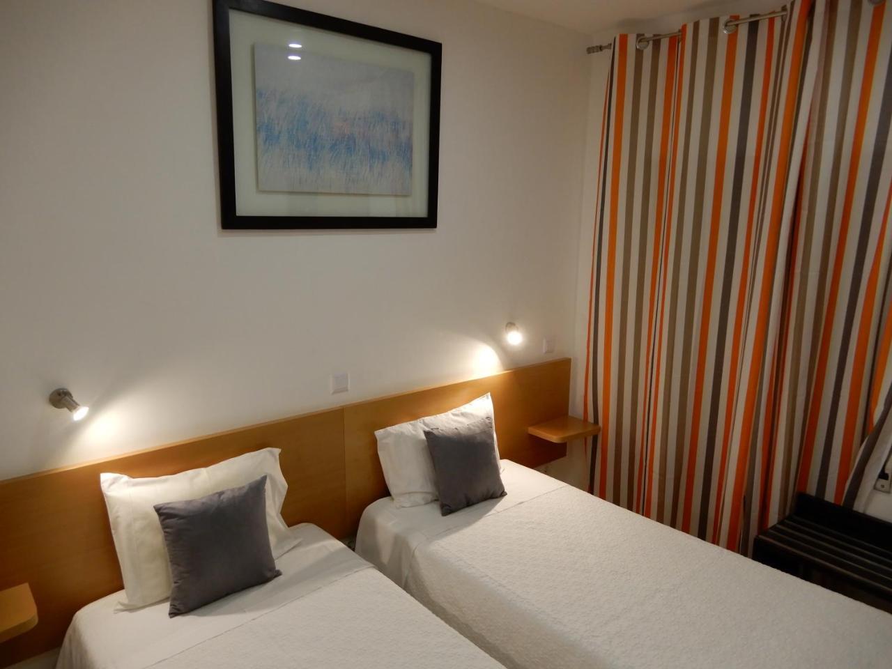 Quarto Twin com Casa de Banho Privativa