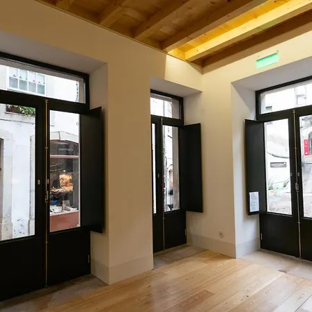 Change The World Hostels - Coimbra - Almedina-3