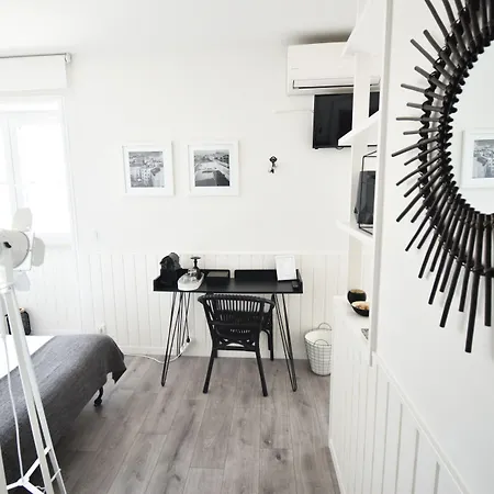Jr Studios & Suites I Rius I-3